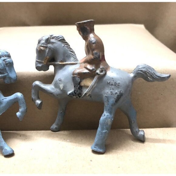 Vintage Cast Iron Figurine Calvary Officer on Horse Collectible - Picture 3 of 10